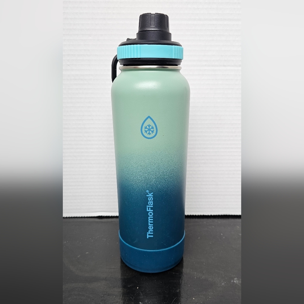 Blue and green Thermoflask